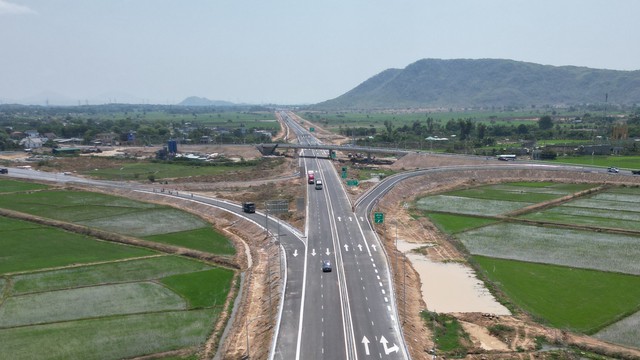 Thông cao tốc đánh thức các vùng kinh tế phía nam Phan Thiết