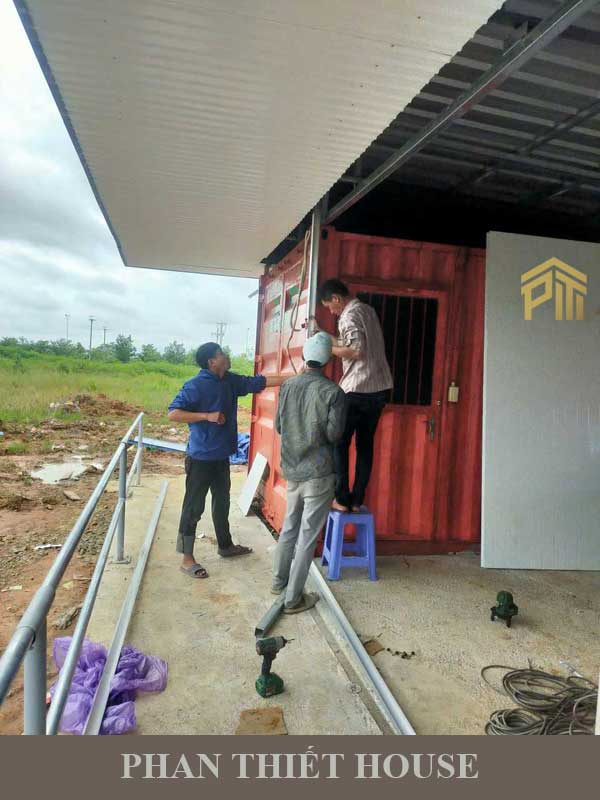 Thi công vách ngăn văn phòng tại kcn hàm kiêm 1
