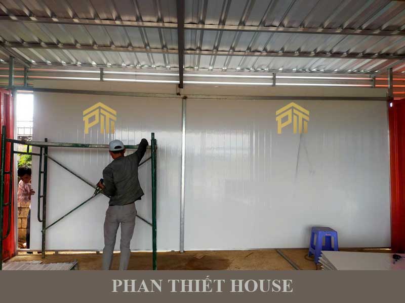 Thi công vách ngăn văn phòng tại kcn hàm kiêm 1