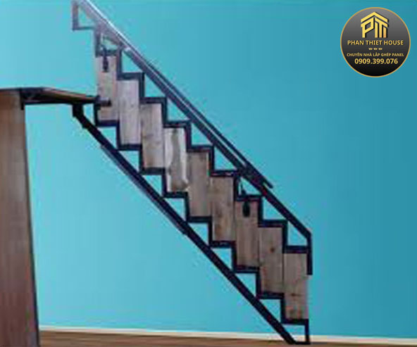Thang sắt gấp gọn ốp tường - Không chiếm không gian và dễ sử dụng